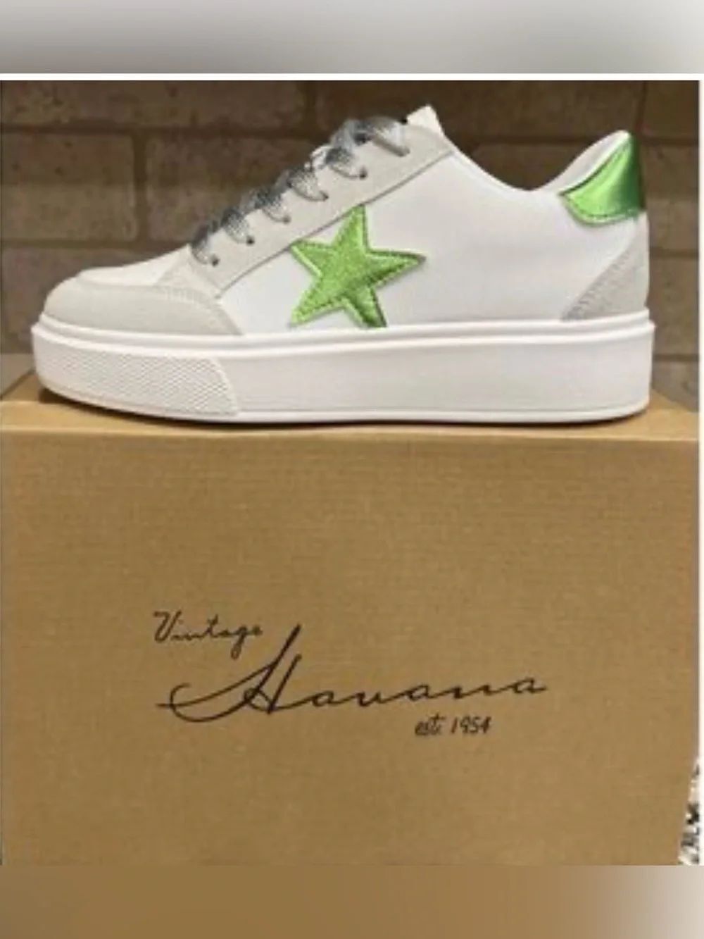 Vintage Havana Green Star Sneakers; Size 7.5